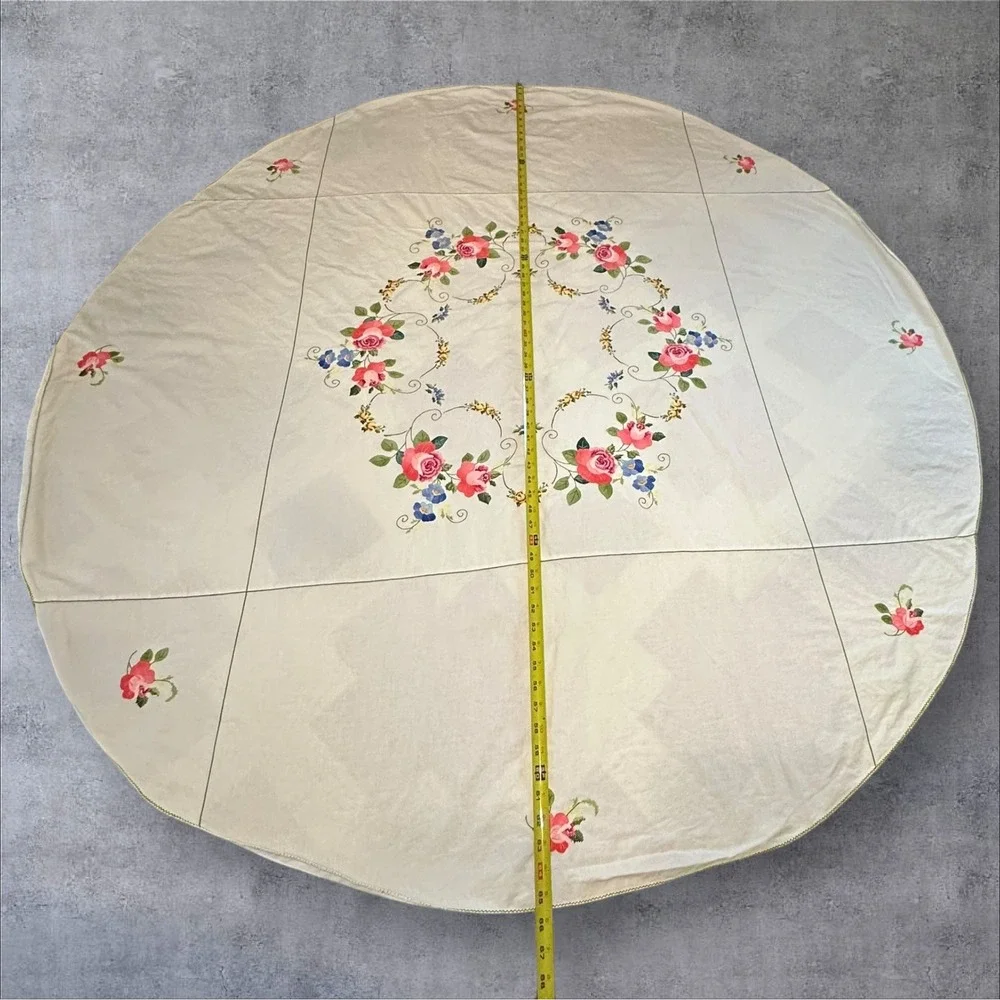 N/A vintage round